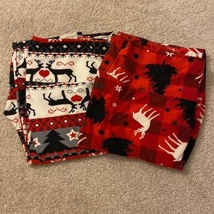 Set of 2 Christmas/winter leggings.